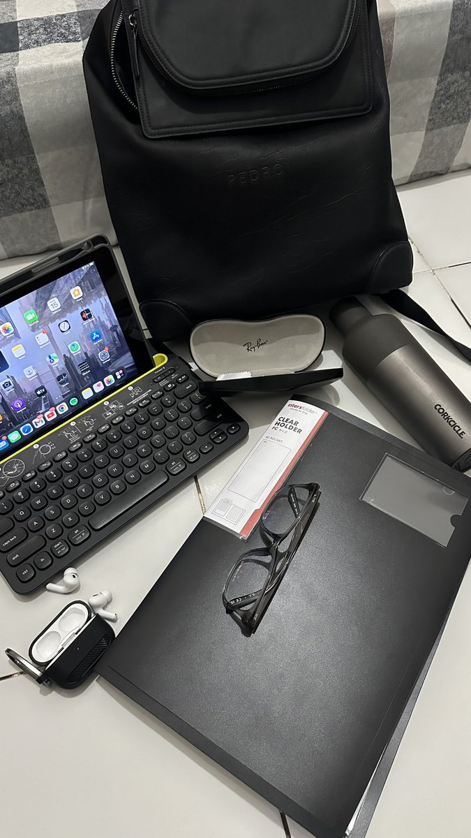 restricted92's tweet image. blacks for lyfe …