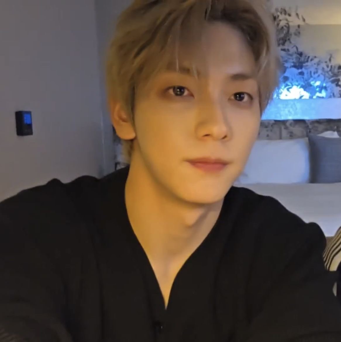 llsoobin's tweet image. kalo ditanya pusing apa nggak, ya jawabnya pasti sayang lah. tapi mau gimana lagi?