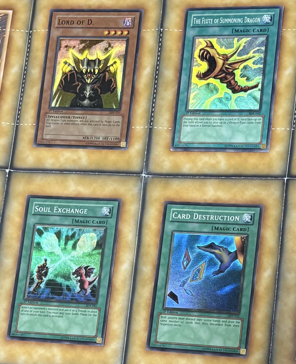 BWD_LV1's tweet image. ファイリング用の1st買った🥱
1st SDは青眼ブラマジ以外は安いし簡単に見つかるから後回しにしてた😇笑

中のカードまでglossyな手札抹殺良い🕵️‍♂️💎

#TONY倶楽部
#glossy
#SDK
#SDY