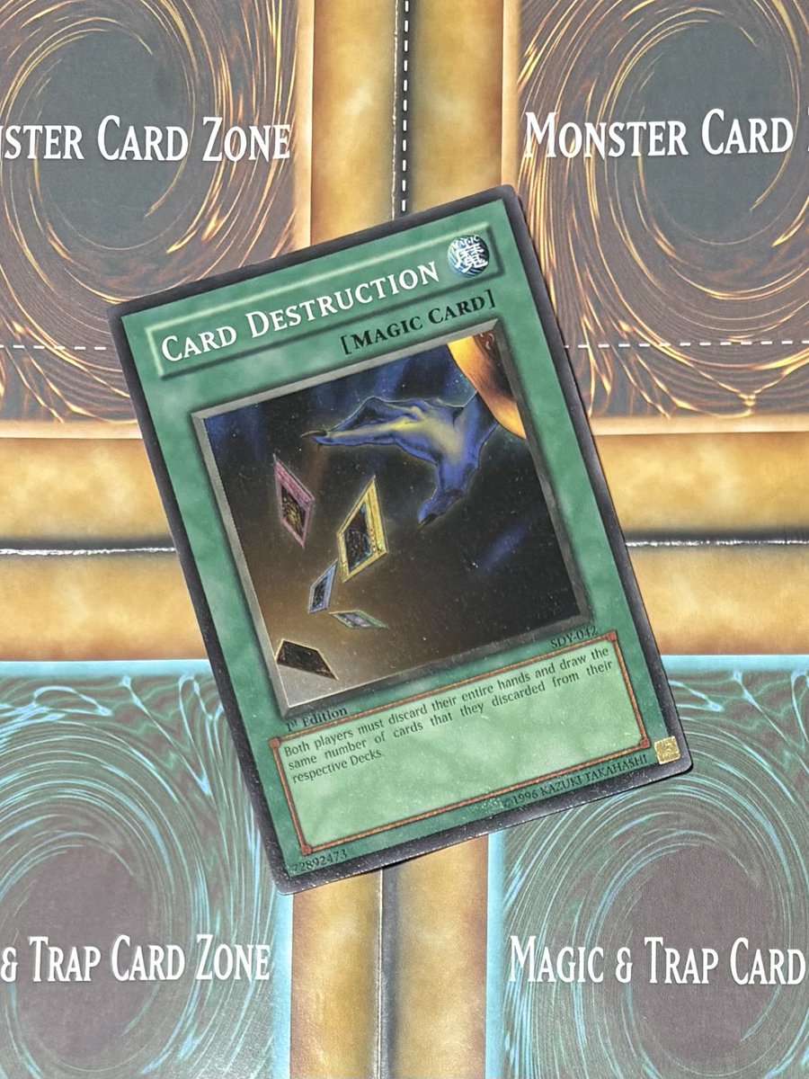 BWD_LV1's tweet image. ファイリング用の1st買った🥱
1st SDは青眼ブラマジ以外は安いし簡単に見つかるから後回しにしてた😇笑

中のカードまでglossyな手札抹殺良い🕵️‍♂️💎

#TONY倶楽部
#glossy
#SDK
#SDY