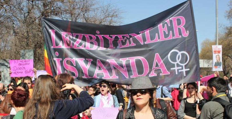 Genç LGBTİ+’nın kapatılmasının gerekçesi: Lezbiyen Görünürlük Günü paylaşımları