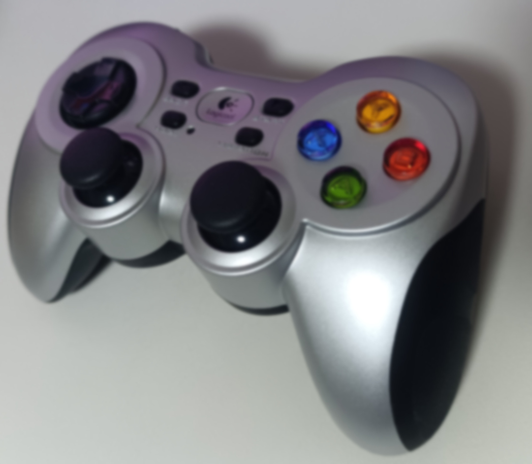 初めてゲーム機以外のコントローラーを手に取りました😀
ロジクールＧブランドのF710ゲームパッドですが、思っていたより素晴らしい感触に感動😃
かつてPSO2にて数年で4つのXbox360コントローラーのRBボタンを故障/半故障させた私ですが、これは長持ちしてくれそうです😊