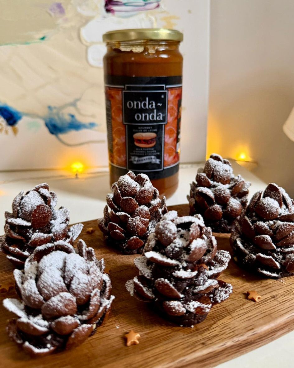 Cake or not?! Festive no-bake pine cone truffles with Onda-Onda dulce de leche. Get Dulce de leche, yerba mate, accessories in time for Christmas when ordering by 2pm 22nd December, selecting Fast Tracked Delivery
bit.ly/48HYpIV 

#NoBakeDesserts #DulceDeLeche #OndaOnda