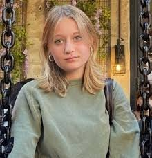 merlinpapin3's tweet photo. On souhaite un Bon Anniversaire à #IsaureMultrier qui a 17 ans on peut la voir dans
Amanda
@FredOL69007
un ❤️si vous aimer https://t.co/0WmbJvqnFg
