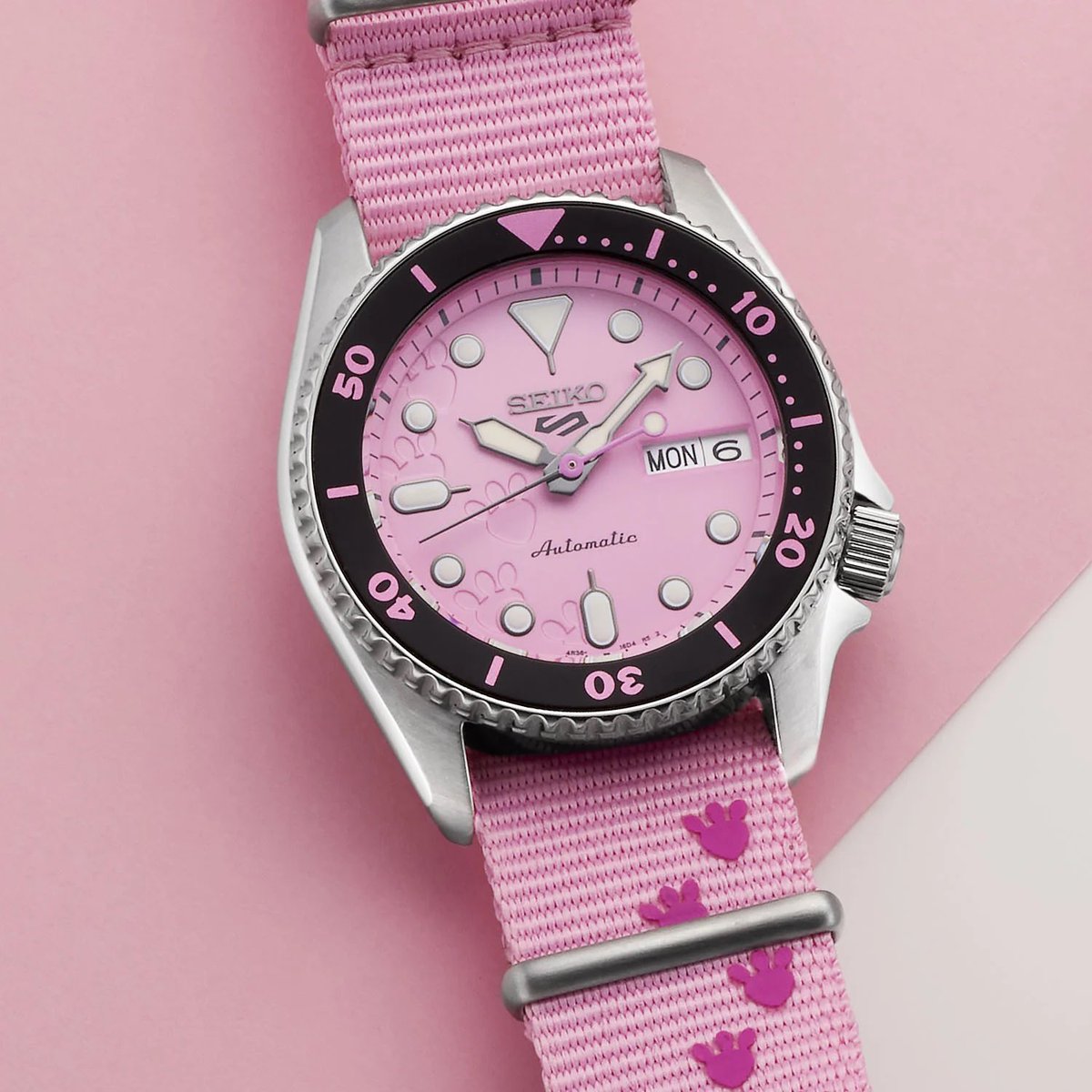 Watchbazar's tweet image. A new Seiko 5 Sports model embodies the Pink Panther’s bold and playful spirit with a design that brightens everyday life and brings a sense of excitement and fun to those who wear it 

instagram.com/watchbazar_?ig…