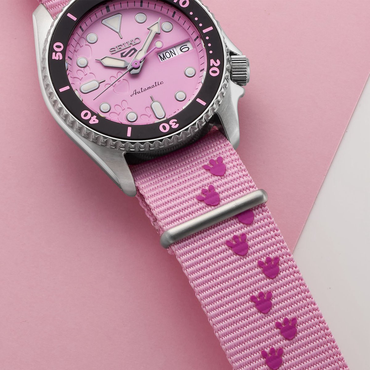 Watchbazar's tweet image. A new Seiko 5 Sports model embodies the Pink Panther’s bold and playful spirit with a design that brightens everyday life and brings a sense of excitement and fun to those who wear it 

instagram.com/watchbazar_?ig…