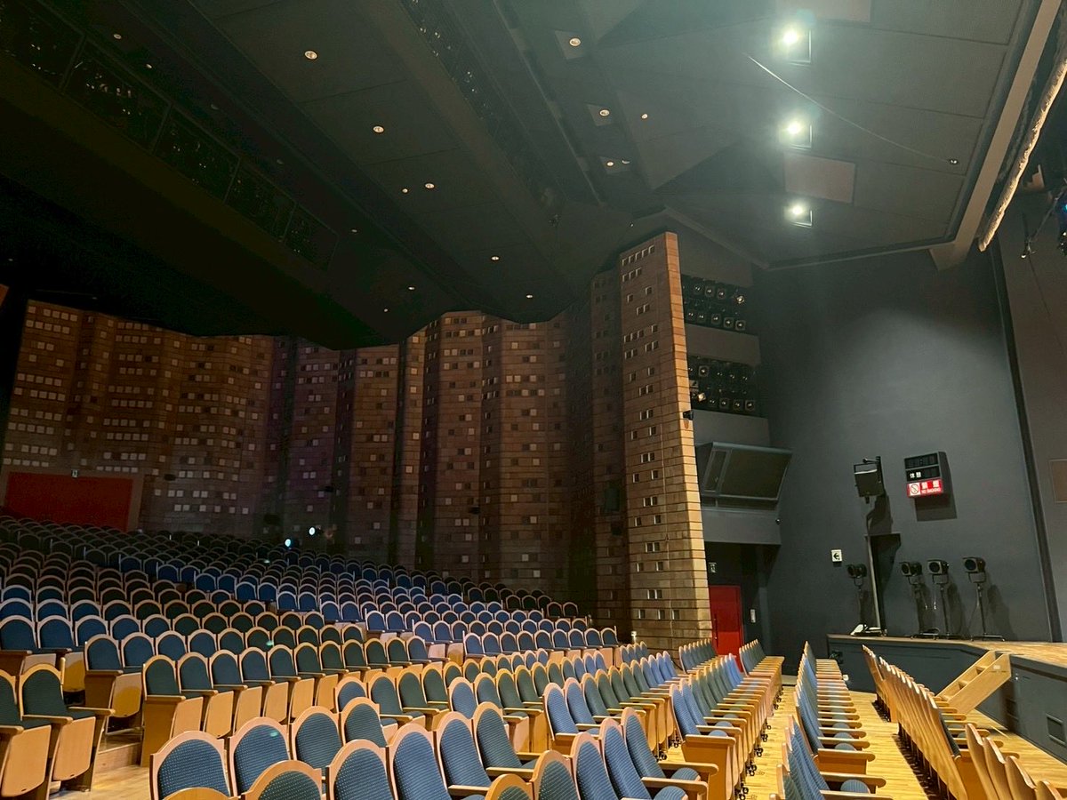 goudoutak's tweet photo. 小屋入り2日目、本日は場当たりでした。
テクニカルスタッフさんをはじめ、たくさんの方々が力を貸してくださっていて、本当に感謝です。

まだまだお席ご用意可能です。
是非とも劇場で #KNOCKUP ご覧ください！
貴方のご来場、お待ちしております！(仲満)

#2025TAK合同公演 https://t.co/F5cOCCl1oh