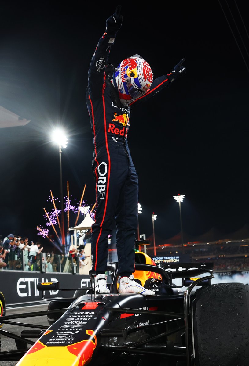 redbullracing's tweet image. RB21's last dance: a dominant dusk win 💃

#F1 || #RedBullRacing