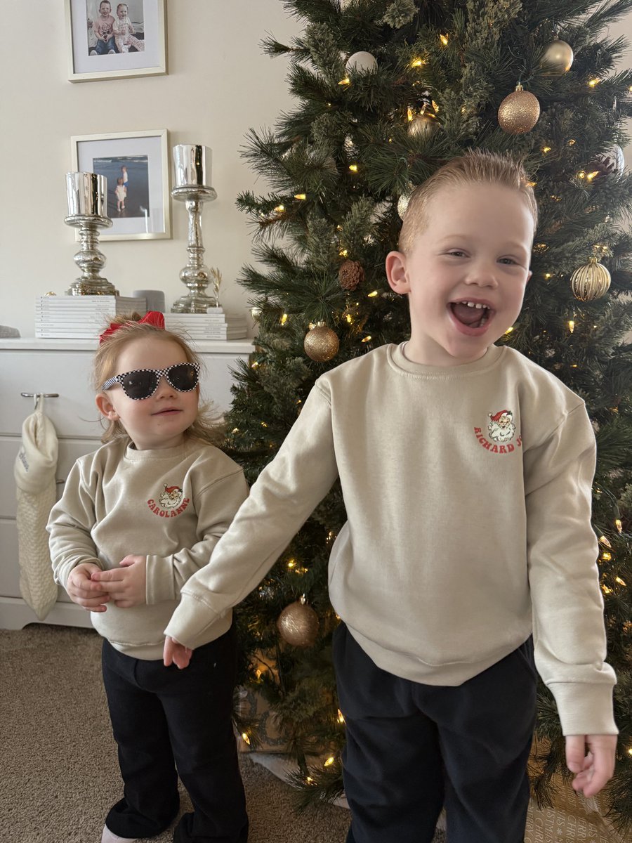 QueenElisabeth's tweet photo. Bubs and Sissy are the coolest #aunthood https://t.co/BqEt34jx3W
