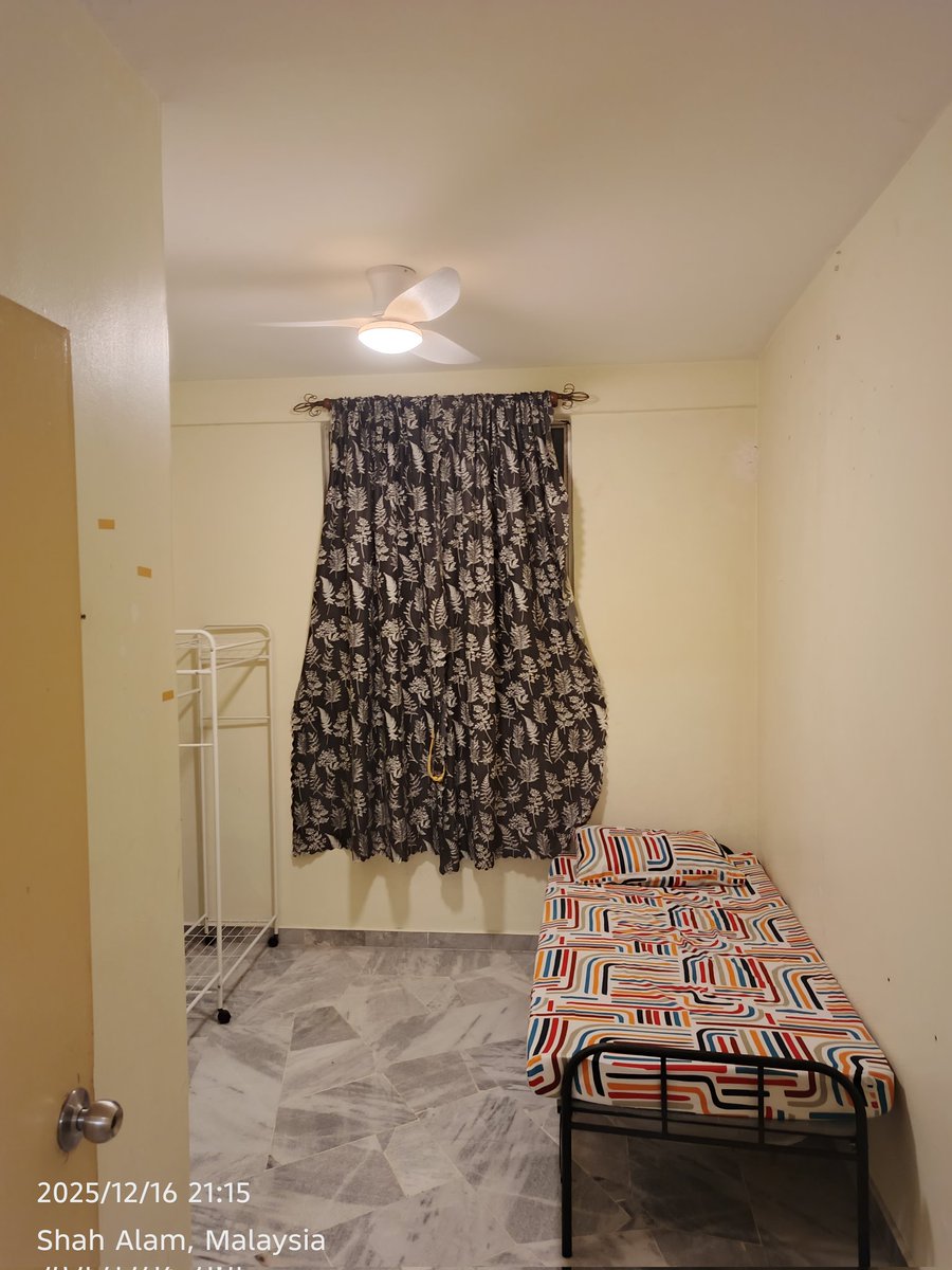 AbgFikLC's tweet photo. 🏠✨ BILIK SEWA SINGLE – ILHAM APARTMENT, TTDI JAYA ✨🏠
💰 RM400 SAHAJA (SIAP TERMASUK BIL AIR &amp; ELEKTRIK!)

👤 Lelaki Muslim sahaja
🎓 Pelajar / 💼 Pekerja
📆 Kontrak minimum 1 bulan
🪟 Bilik bertingkap &amp; selesa
🚿 Tandas kongsi
🐱 Tidak alahan pada kucing https://t.co/COlbSfsKhr