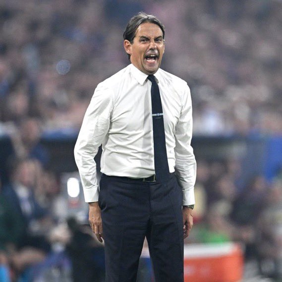 KuwaiteIn's tweet image. مايصير يدرب المنتخب واحد خائن !!
كلكم قلتو عنه مدرب خائن . شلون تثقون فيه 🙄
المنتخب السعودي محتاج مدرب عالمي
انزاغي ابهر العالم بكاس العالم للأنديه هو من يستحق قيادة المنتخب في المرحله المقبله الحساسه👌