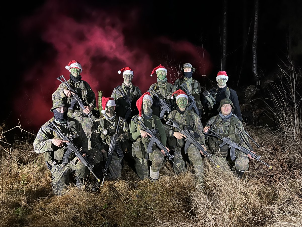 BREAKING ‼️‼️‼️ 

An Elite Pirate sniper elf from Korvatunturi can be seen in the ranks of Finnish military!