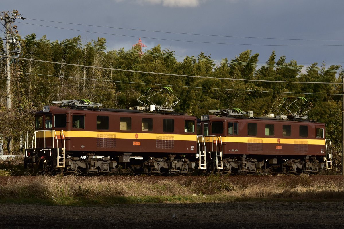 Sakufam_el's tweet photo. 2025/12/14
三岐鉄道503レ ED45-7、8
山城ー暁学園前にて

今年2回目の三岐鉄道で沿線に出たのは初めて。貨物で日が当たったのはこの1本だけでしたが、重単は迫力がありました。 https://t.co/Weelfvt2aP