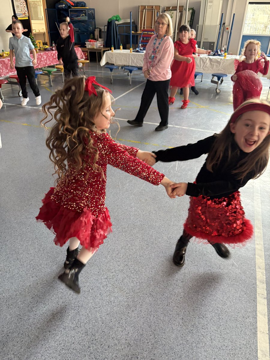 Mrs Meek tweet media