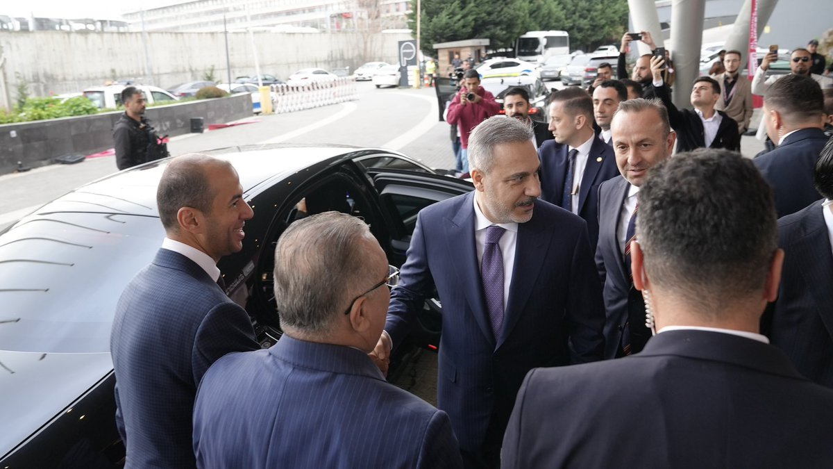 sarayli's tweet photo. Saraylı Grup olarak, Pullman Hotel Convention Center’da gerçekleşen Al Sharq Forum kapsamında düzenlenen bu seçkin uluslararası organizasyonda yer almaktan memnuniyet duyduk.
Dışişleri Bakanımız Sayın Hakan Fidan’ın (@HakanFidan )değerli katılımları ve nazik ziyaretleri, programa ayrı bir anlam ve güç katmıştır. Kendilerine teşekkürlerimizi arz ederiz.

Saraylı Group, we were honored to take part in the distinguished Al Sharq Forum held at Pullman Hotel Convention Center.
The esteemed presence and gracious visit of H.E. Mr. Hakan Fidan (@HakanFidan ), Minister of Foreign Affairs of Türkiye, added great value and significance to the forum. We extend our sincere appreciation.

#AlSharqForum #PullmanHotelConventionCenter #HakanFidan #Diplomacy #InternationalDialogue #SarayliGroup