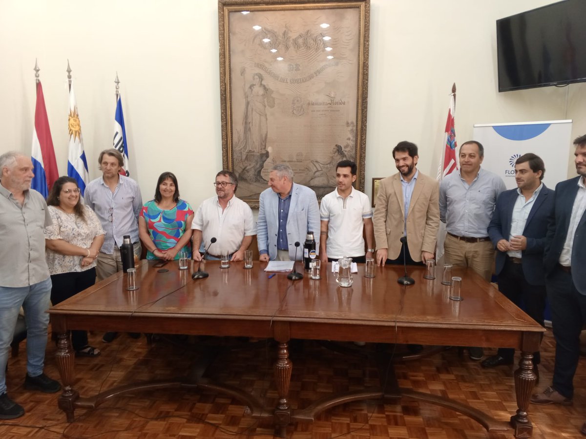 C.W.33 RADIO FLORIDA tweet media