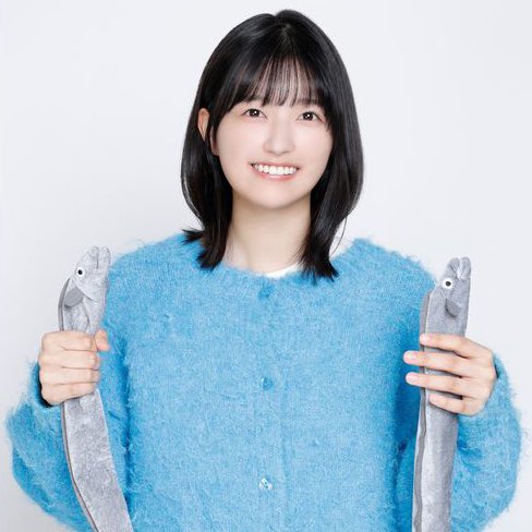 タチウオをギュッ 生写真でも、いじられる五百城ちゃん笑 #五百城茉央