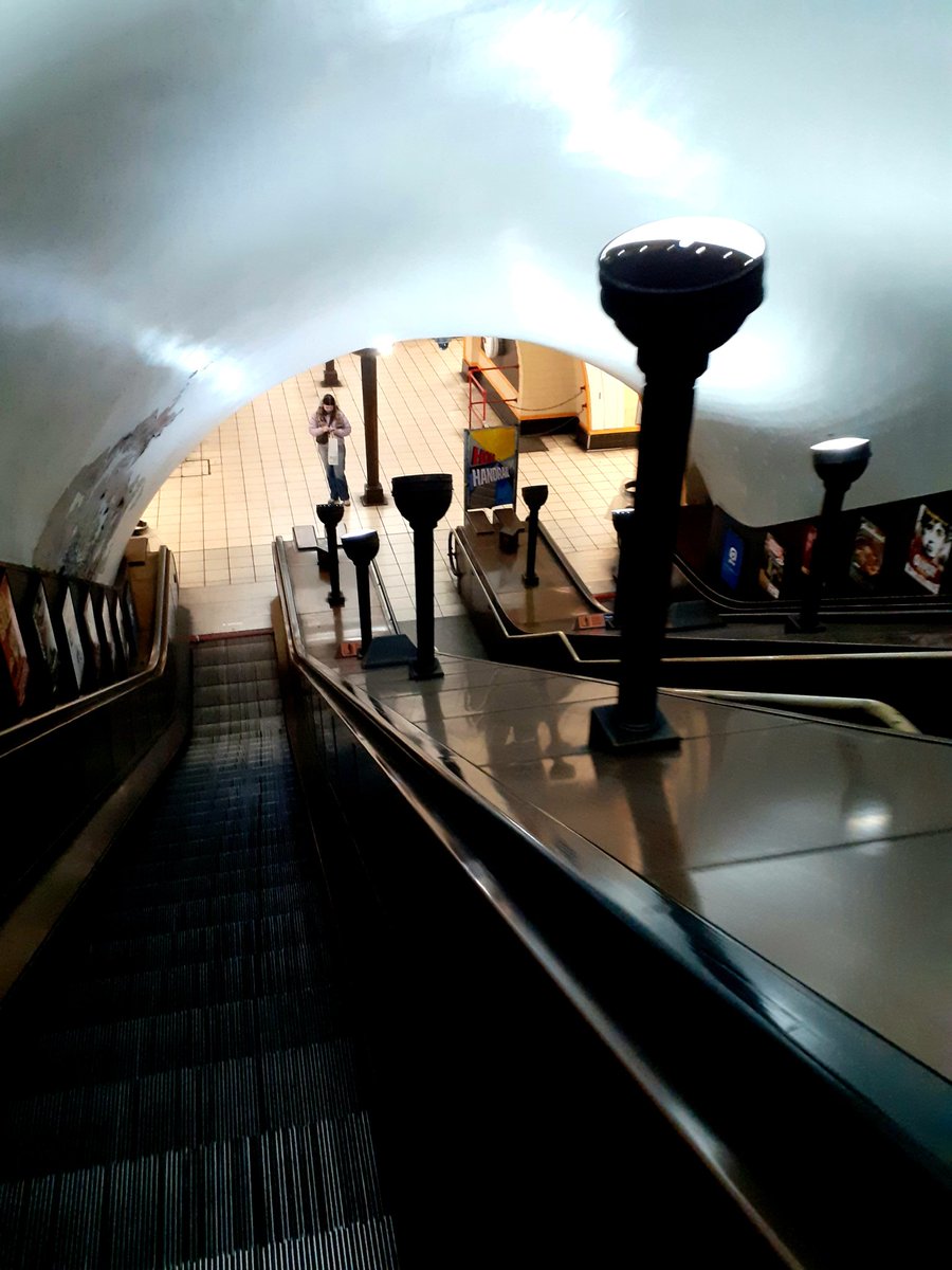 Southgate station, an #artdeco listed building which opened in 1933 and a step back to an elegant past
#architecture