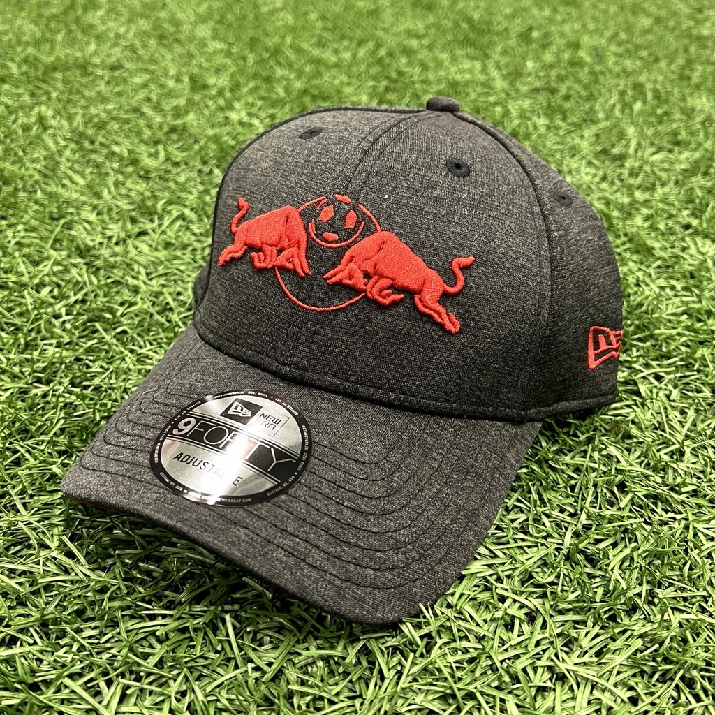 RBNYHelp's tweet image. 🎁12 Days of M+🎁 

Day 12:
- Framed 2019 Team Signed Jersey (Auction)
- Desk Organizer
- Black Adidas Tote
- Logo Cap

Link: newyorkredbullsmembers.com/login