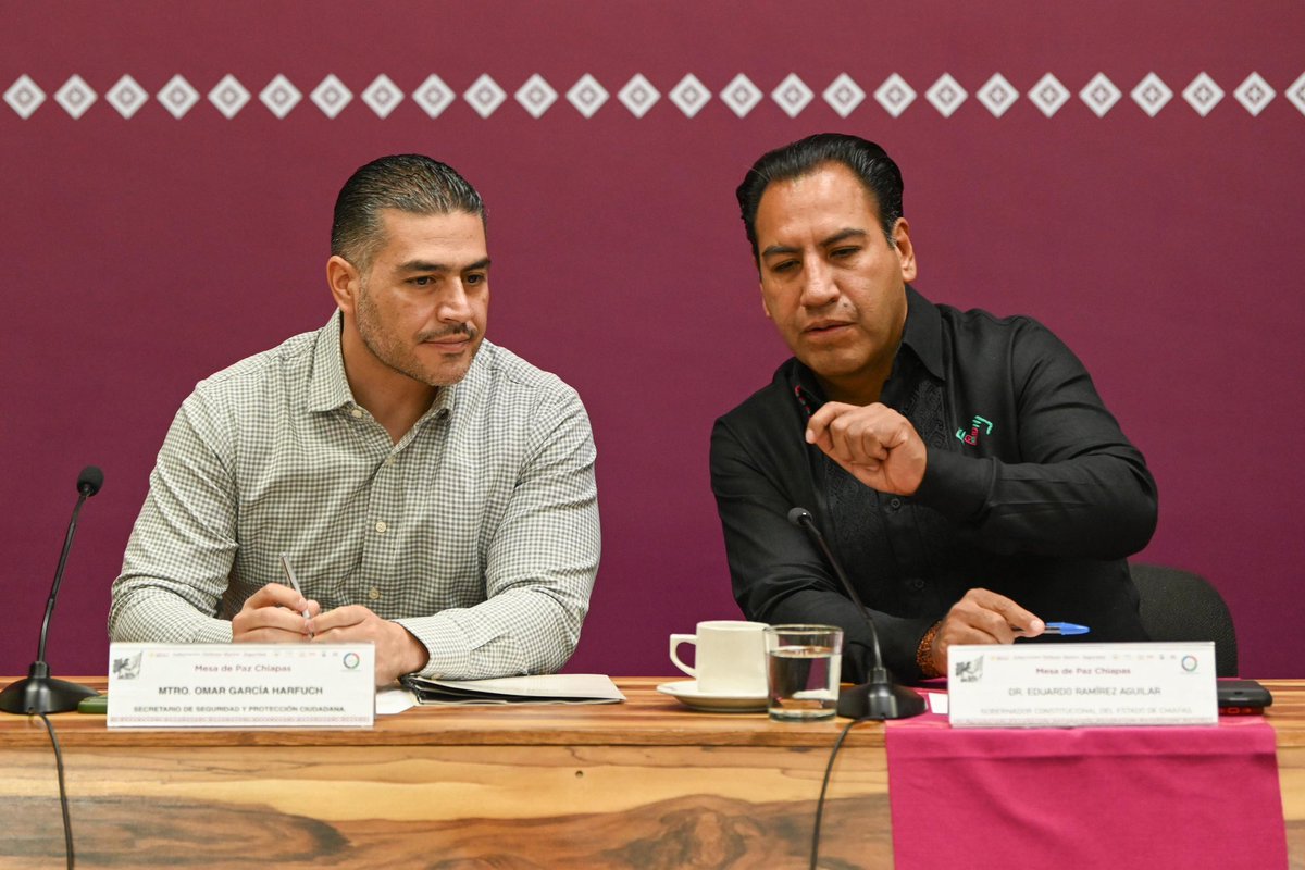 ramirezlalo_'s tweet photo. Agradezco profundamente la visita y el respaldo del Secretario de Seguridad y Protección Ciudadana, Omar García Harfuch @OHarfuch, y muy especialmente de la Presidenta y Comandanta de las Fuerzas Armadas, Claudia Sheinbaum Pardo @Claudiashein. Gracias a su compromiso y acompañamiento ha sido posible avanzar de manera decisiva en la pacificación de Chiapas. Sin su apoyo, este logro no habría sido posible.
