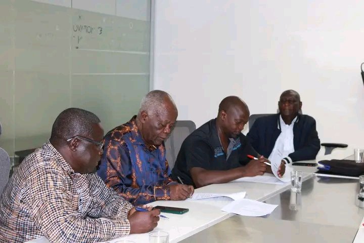 COWUK1's tweet photo. CBA signing, Communication Workers Union of Kenya and Fones Direct Ltd on 16th Dec, 2025 at the Company's Boardroom.

The Union team was led by Bro. Benson Okwaro the General Secretary, while the Management Team was led by Mr. Mwesu Sichale the Chief Finance Officer. https://t.co/HXYxs3GPaU