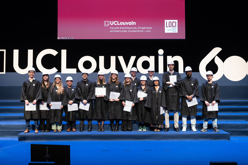 InfoLoci's tweet photo. Le 6 décembre, les 162 diplômé·es architectes, ingénieur·es architectes  et urbanistes, de la promotion 2025 de notre faculté LOCI, ont été proclamé·es à l'Aula Magna de  Louvain-la-Neuve. 

Toutes les photos de l'événement https://t.co/qytVaj2cId https://t.co/CUlQas5nhP