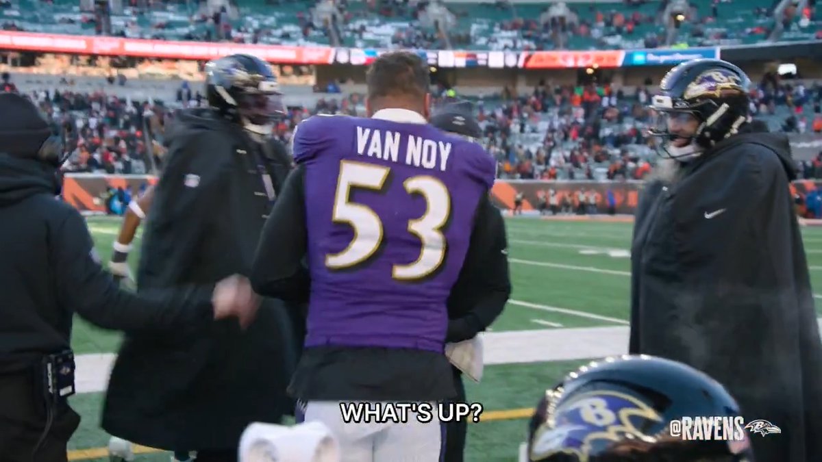 "That literally might be the coolest thing I've ever seen on a football field."
@KVN_03 makes an iconic play: