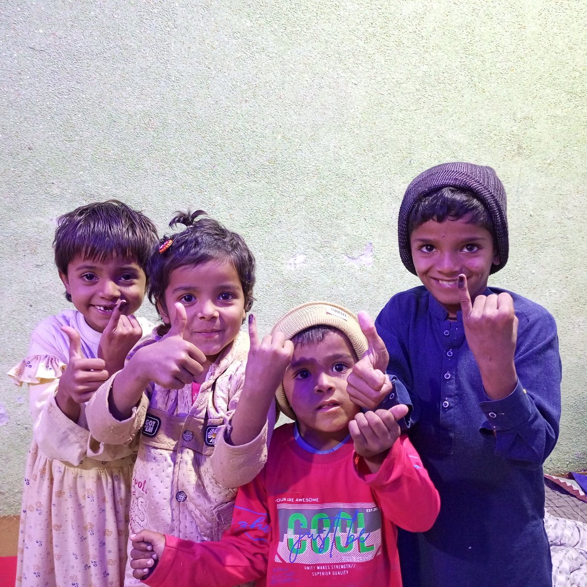 RazaDharijo's tweet image. All children under the age of 5 in my home have received their polio drops today

I sincerely request all parents to please ensure that your children are also given polio drops 💧 🙏🏼

Together We Can 🤝 #PolioFreePakistan #EndPolio 
@AseefaBZ