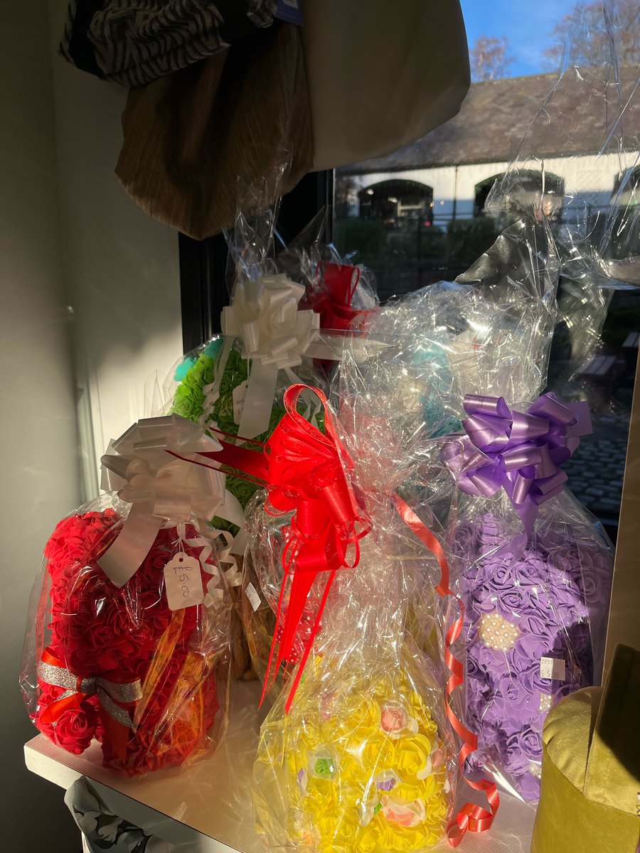 We have lots of new Christmas stock in from the Just for Women Centre, looking lovely in this gorgeous sunshine☀️😍🎅🏼🎄🎁 

#creativespace #nearlychristmas #christmasstock #justforwomencentre
