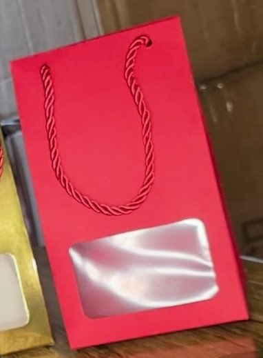 Help!!

I’m searching for 150pcs of this package in white. 

Please help if you know any vendors!