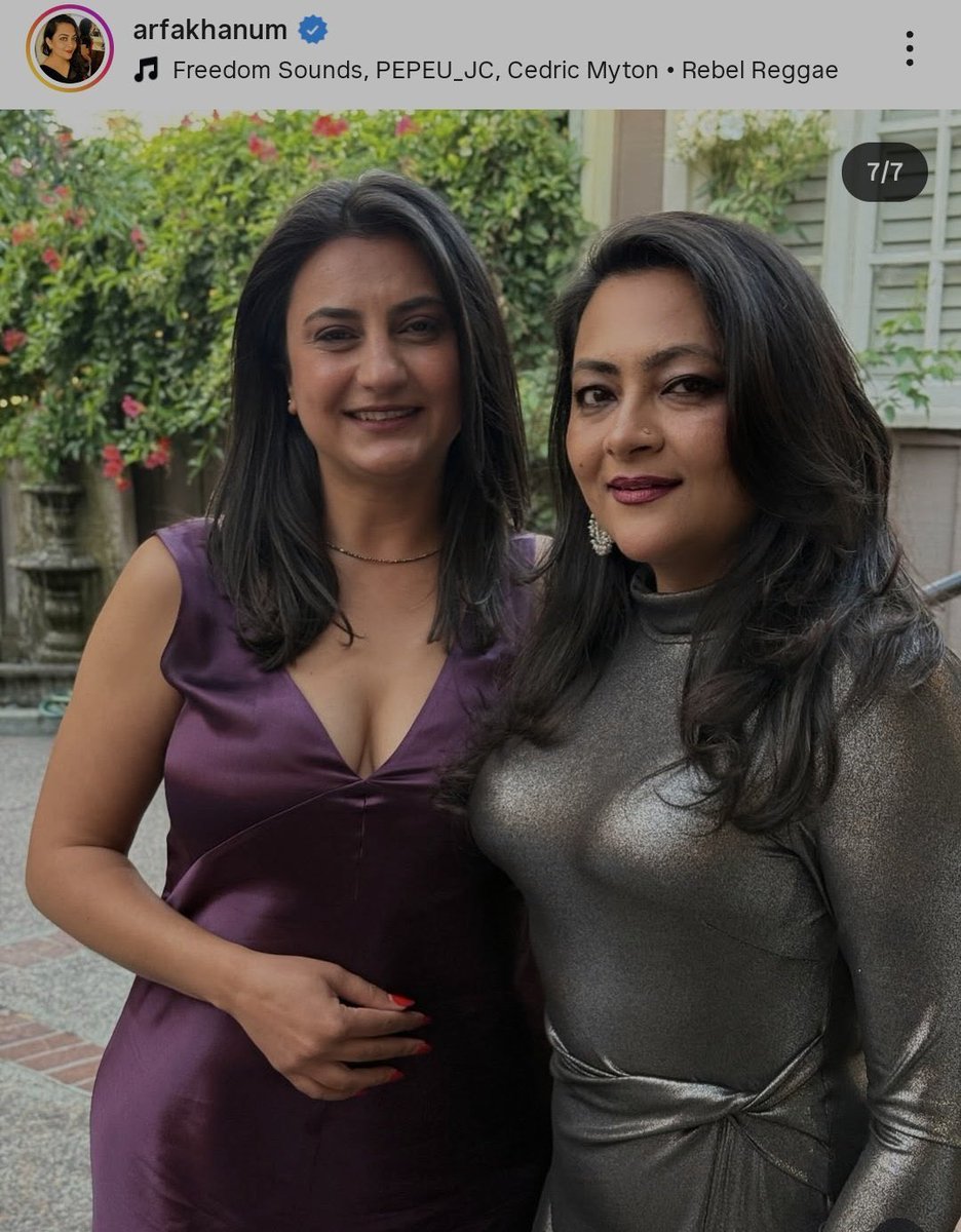 ये देखिए 

ऐसे चुस्त जिस्म की नुमाइश करते हुए कपड़े पहने ये मुल्ली 

हिंदुस्तान की आज़ाद मोमिन बच्चियों को काले तिरपाल में लपेटने की वकालत कर रही है 

अरे बेहया कुछ तो दीन और ईमान की इज़्ज़त रखती 

व्यू और लाइक्स के चक्कर में मज़हब का सत्यानाश कर रही है 

बेगैरत ग़लीज़ 

अल्लाह