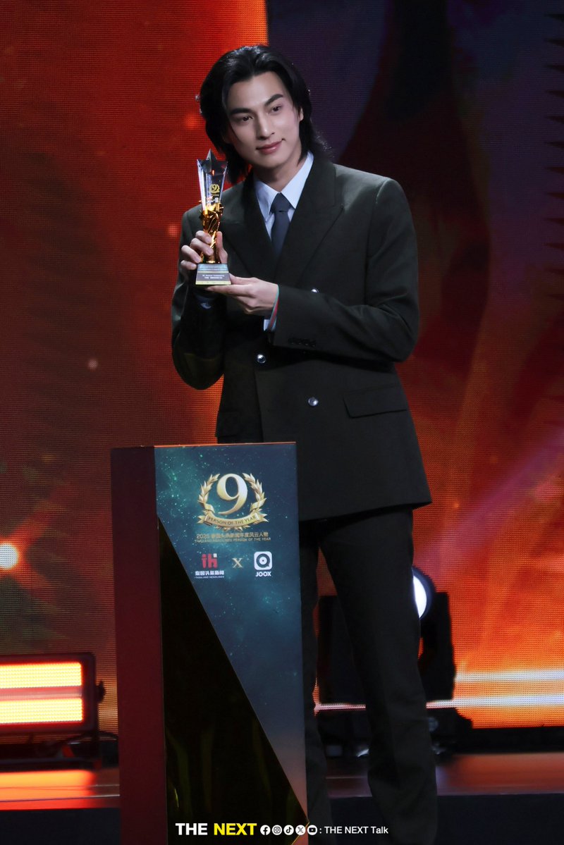 THENEXT_Talk's tweet image. ขอแสดงความยินดีกับ “กลัฟ คณาวุฒิ” ด้วยนะคะ ที่ได้รับรางวัล “The Most Popular Thai Artist in China Award” ในงาน Thailand Headlines Person of the Year Awards 2025

GULF​ THHEADLINES AW
#GulfKanawut
#PersonOfTheYearAwards2025 
#THENEXTTalkEnt