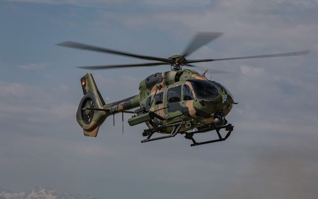 DefenseMirror's tweet photo. Germany Adds 20 More H145M Helicopters
https://t.co/RWT7tIK9Sy
#Germany #H145M #AirbusHelicopters #LightCombatHelicopter #GermanArmy #Luftwaffe #SpecialForces #MilitaryAviation #DefenceProcurement #RotaryWing #Reconnaissance #LightAttack #UH72Lakota #AerospaceIndustry #EuropeanDefence