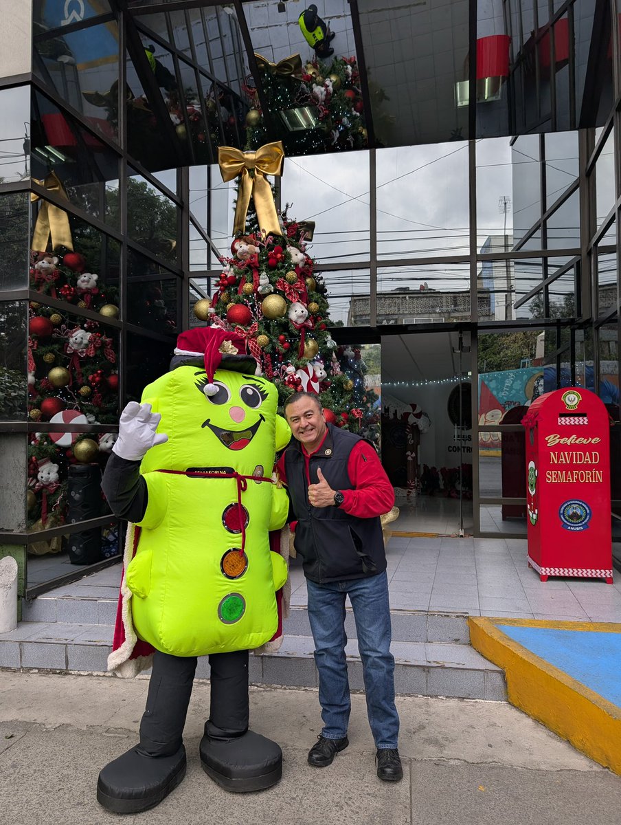Recuerden, estará #Semaforín afuera de la Subsecretaría de Control de Tránsito de la <a href="/SSC_CDMX/">SSC CDMX</a> en Obrero Mundial y Pitágoras para recibirles su #CartaASanta. 

#Tauro #Anubis #Isis 

Felices fiestas!  Y manejen con precaución, alguien los espera en casa.