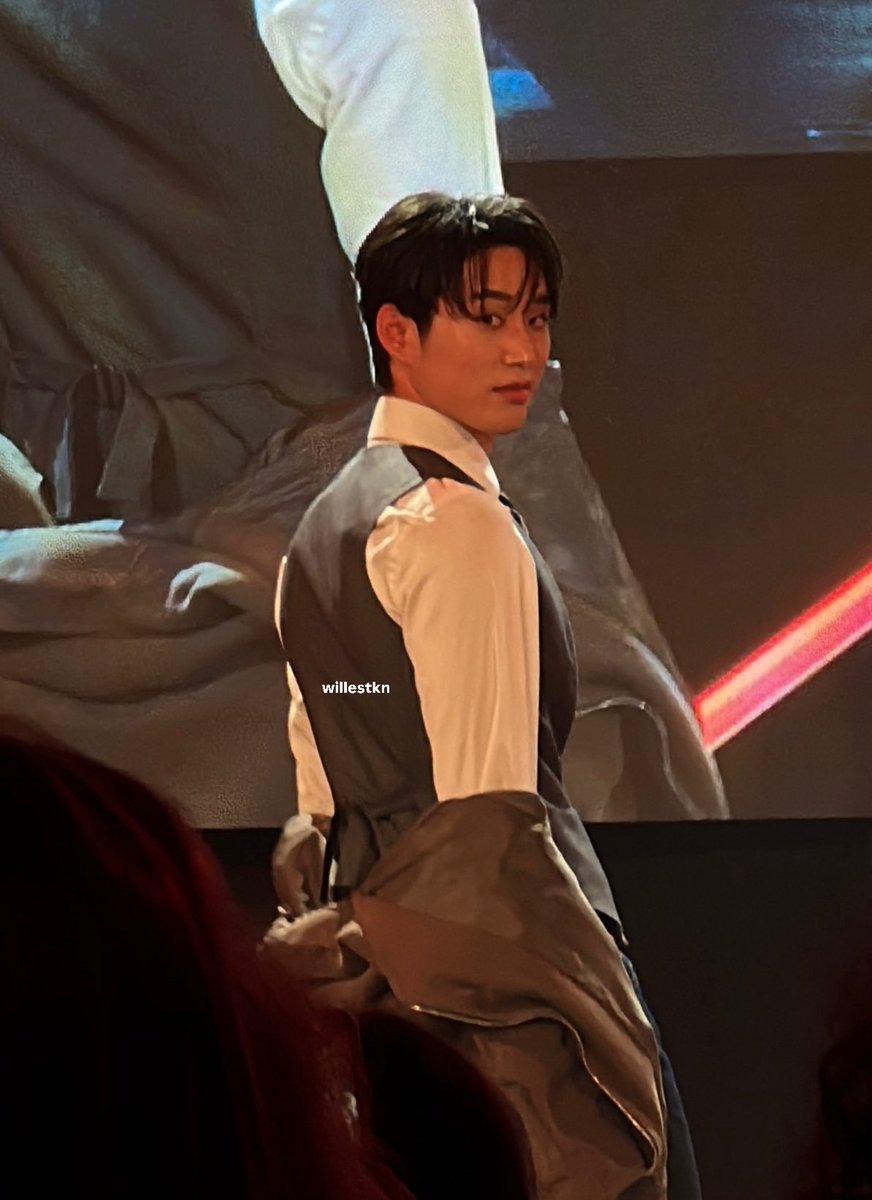 willestkn's tweet image. someone else’s pov:                        my pov:

#WilliamEst1stFMinRome
#williamest #วิลเลี่ยมเอส