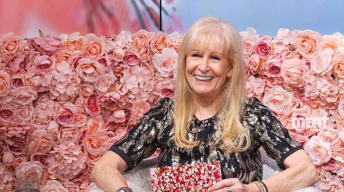 MENTtv's tweet image. Erik Goossens te gast in Hadiemicha.
Uitzending zaterdag 20/12 om 10u op MENT55

#Hadiemicha #talkshow #vlaanderen #ment55