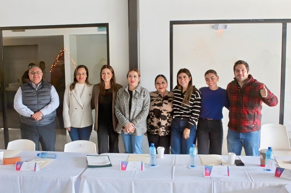 Nuestra Directora, Marlene Martínez, recibió a los regidores de la Comisión de DIF Torreón en Casa Nana. Dio a conocer nuestro nuevo proyecto “Fuerza Mayor”. Una obra impulsada por nuestro Alcalde Román Cepeda y la Sra. Selina Bremer de Cepeda.

DIF #SiempreContigo 🩷