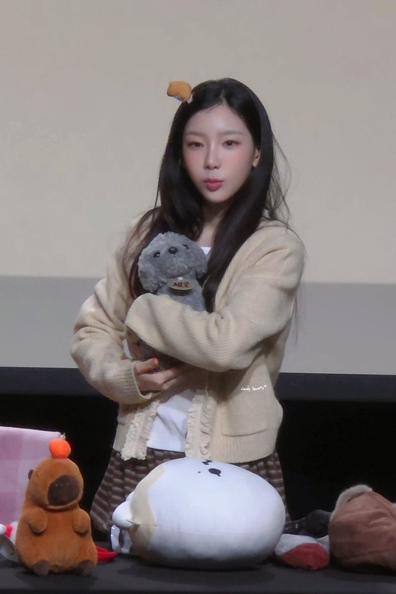 Candy_Jewelly's tweet photo. 251216 K4팬싸
탱구 탱그  제로💕
 #태연 #TAEYEON https://t.co/zTwgL88AFL