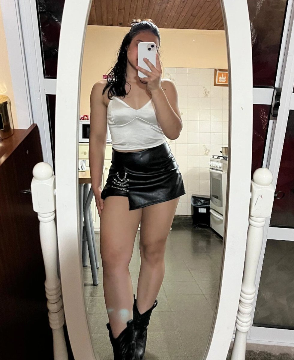 eelsyee_'s tweet photo. Déjenme ver cómo se corren viéndome 🫦 https://t.co/oPZSMvSlZG