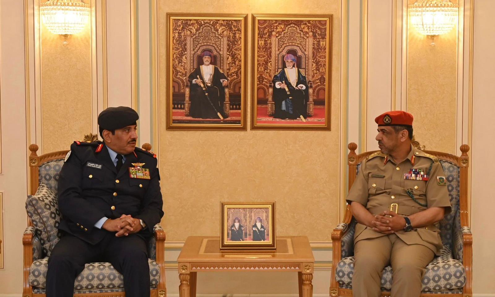 قام وفد من كلية مبارك العبدالله للقيادة و الأركان المشتركة برئاسة آمر الكلية اللواء الركن طيار فهد فلاح الخرينج، بزيارة رسمية إلى سلطنة عُمان الشقيقة، وذلك في إطار تعزيز أوجه التعاون العسكري والأكاديمي وتبادل الخبرات بين الجانبين 