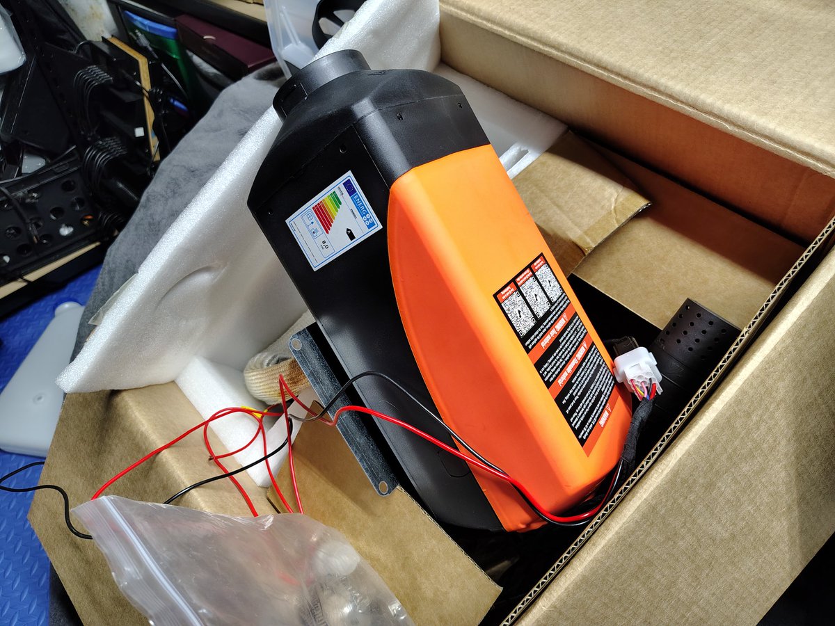 Midnighttech2's tweet image. Well now that I have to spend more time in my work shop I need to heat it. I'm gonna try out one of these diesel heaters. I also got a CO2 meter with it cuz I don't quite trust it even with the exhaust going outside.