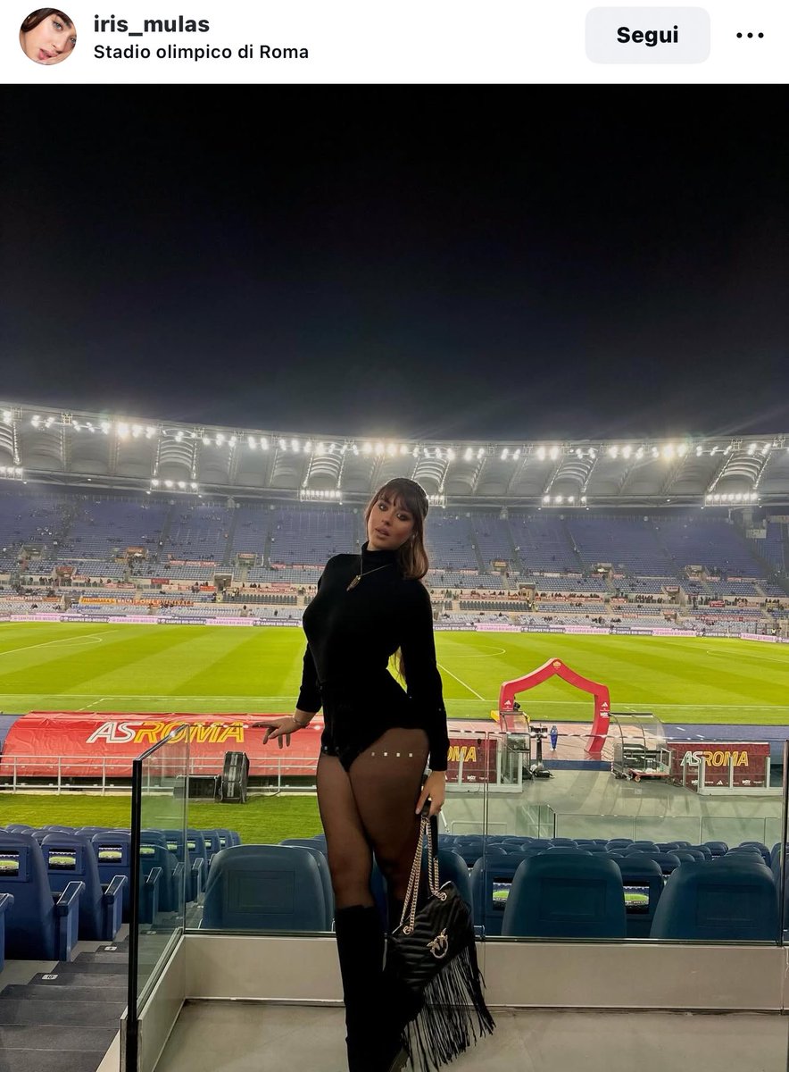 eereeesse's tweet photo. Sicuramente venuta per la partita si https://t.co/0nd85RCVFb