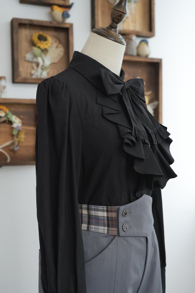 🌟商品紹介🌟 トレインマーチ ブラウス シンプルなシルエットのジャボ