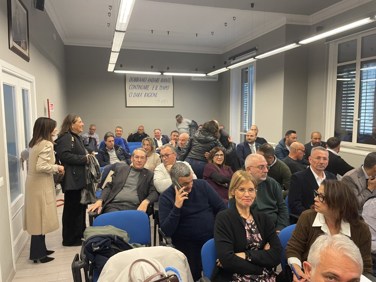 FitSicilia_cisl's tweet photo. 📌#Palermo: al via i lavori del Consiglio Generale #FitCislSicilia con l’amica #ChiaraBarbera Segretaria regionale @CislSicilia.
Momento di confronto e analisi dell’attività svolta …con la conferma di un’ulteriore crescita della Federazione che registra oltre 11mila iscritti. https://t.co/aSHirg8Noc