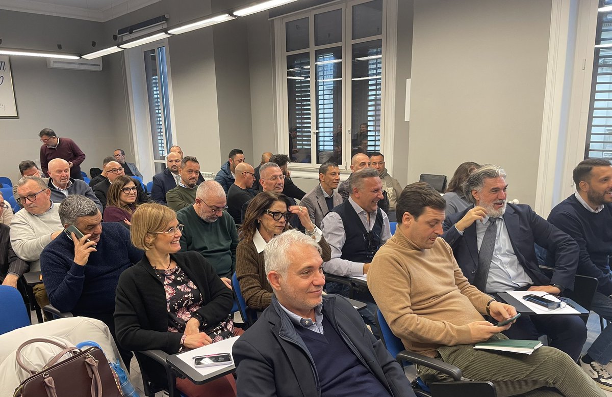 FitSicilia_cisl's tweet photo. 📌#Palermo: al via i lavori del Consiglio Generale #FitCislSicilia con l’amica #ChiaraBarbera Segretaria regionale @CislSicilia.
Momento di confronto e analisi dell’attività svolta …con la conferma di un’ulteriore crescita della Federazione che registra oltre 11mila iscritti. https://t.co/aSHirg8Noc