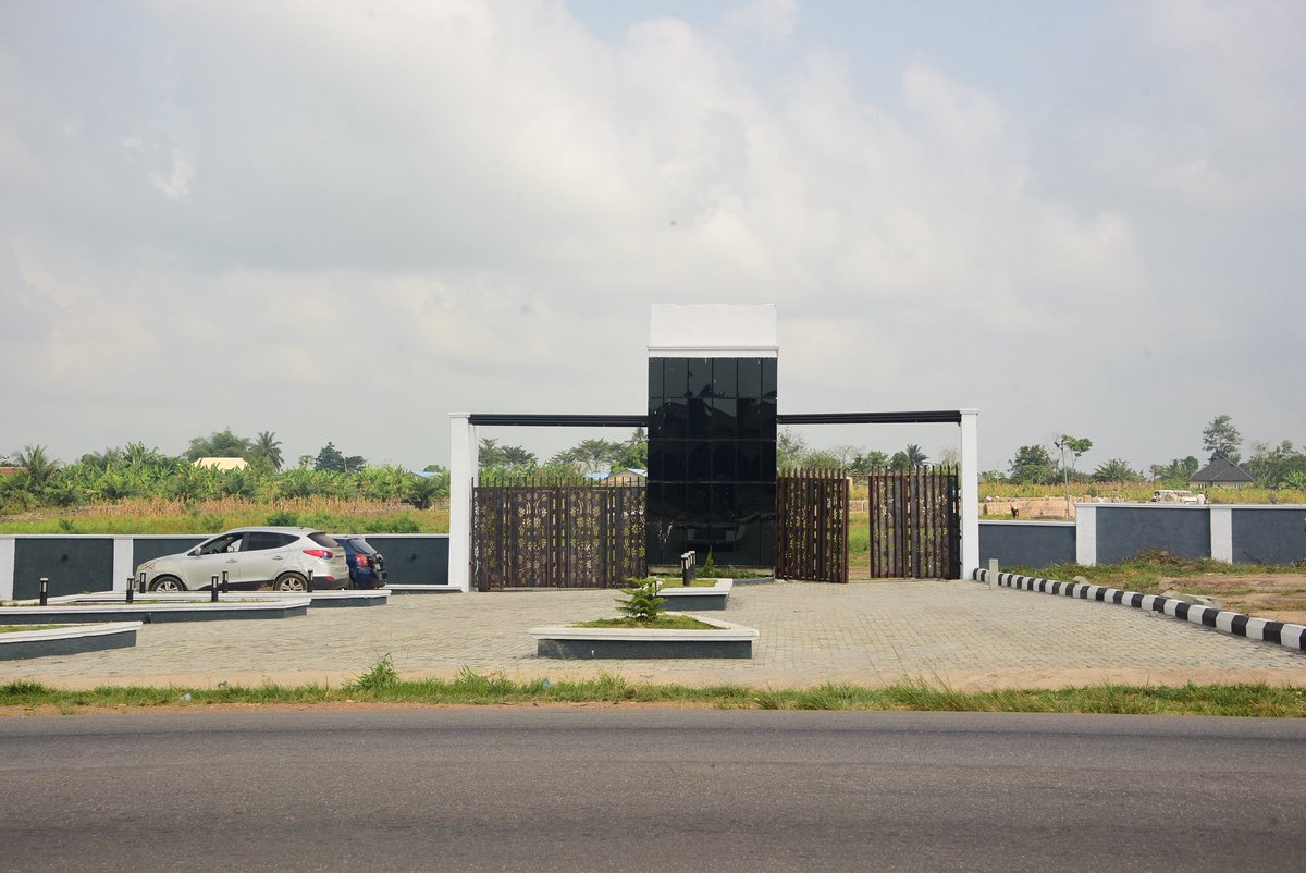 PrimePropertyyy's tweet photo. Aeroview estate is NOW SELLING!!
📍Airport Junction, Akure
📞 08165758441 for further details https://t.co/UqADuc1ruF