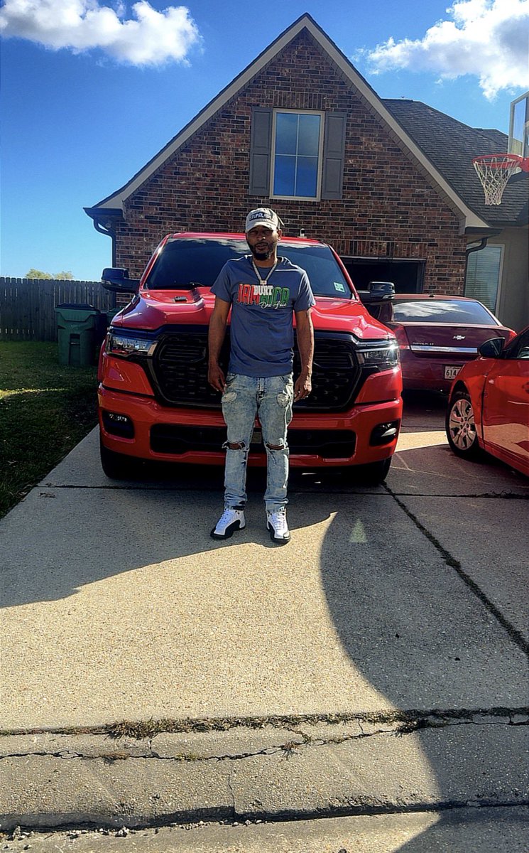 BurtJax22's tweet image. He gives his toughest fights to his toughest soldiers…pressure built me..
I stayed focused and never folded..
2025 showed me what I’m capable of
2026 about to show the world..Happy 37th BurtDay 
PRESSURE NEVER BREAKS PURPOSE 

#ImMe #StupidLaBurt #Blessed