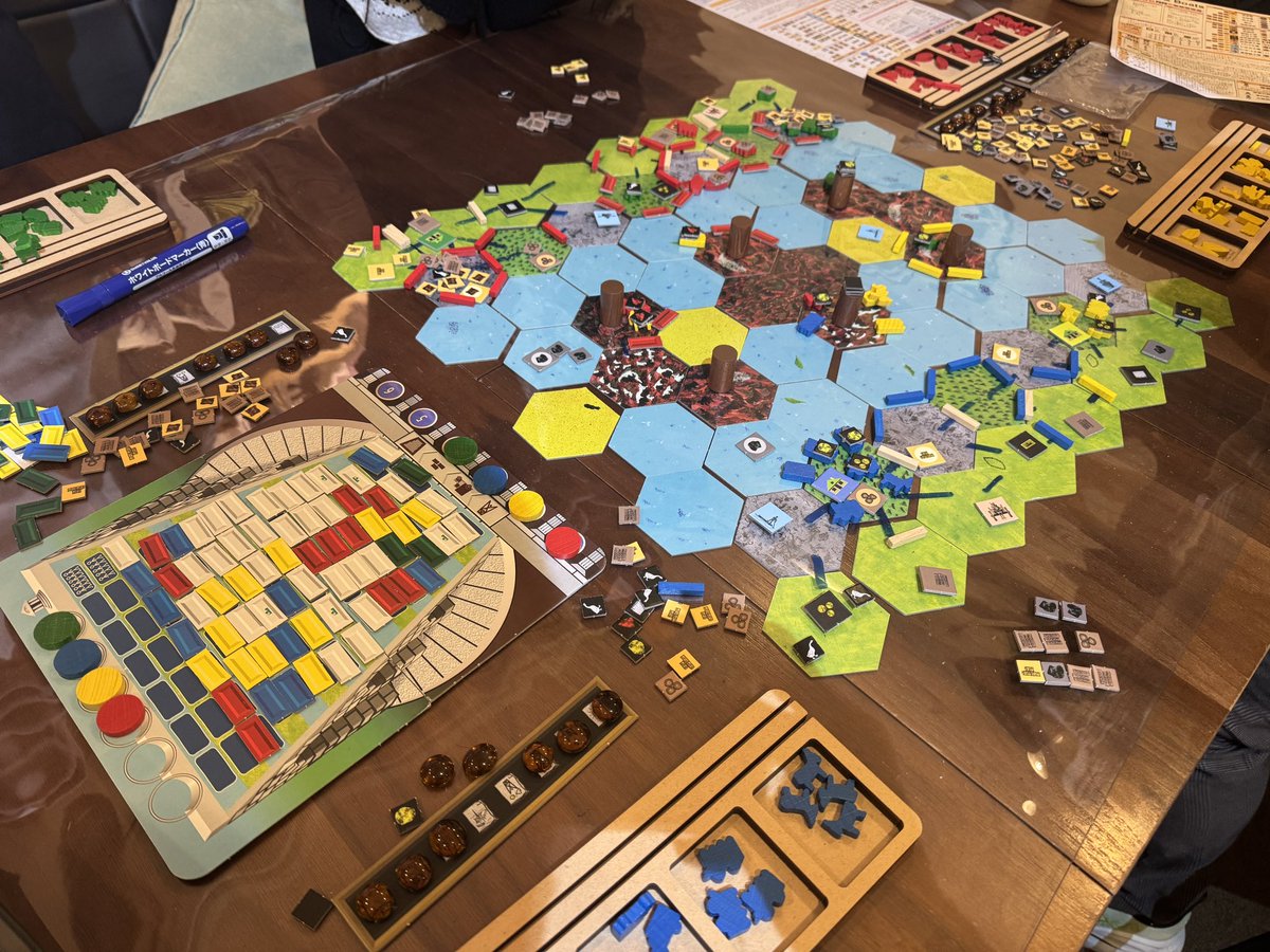 12/16 Road &amp; Boats(4h40m)/87点(3/4位)
交戦的なプレイヤーが集まると資源の奪い合い、防壁が乱立する修羅の国が誕生しててメチャクチャ笑えましたw
以下、印象に残った発言まとめ
『アヒル、こんなにいらんな』(🦆さんの敷地から盗んだもの)
『壁って建てる上限あるんですか？』(ない)

 #sndpg2025