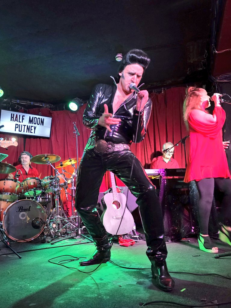 Kevenlaw's tweet photo. @RealTimVine Great to see you and plastic Elvis smashing it at the Half Moon in Putney @HalfmoonPutney last night Sir, I had a blast πβΊοΈπ & thanks to your brother Jeremy for buying me a pint ππ»π»π»π #PlasticElvis #TimVine https://t.co/k1ovahXDMi