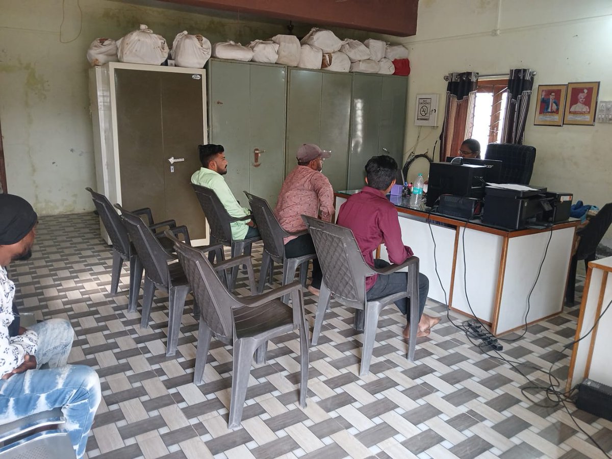 ભાવનગર તાલુકાના વિવિધ ગામોમાં ગ્રામપંચાયત દ્વારા વેરા વસૂલાતની કામગીરી કેમ્પ મોડમાં કરવામાં આવી રહી છે. તલાટી કમ મંત્રીઓ દ્વારા પંચાયત કચેરી ખાતે તેમજ ડોર ટુ ડોર વેરા વસૂલાતની કામગીરી કરવામાં આવી રહેલ છે. <a href="/BhavnagarDdo/">DDOBhavnagar</a> <a href="/Collectorbhav/">Collector & District Magistrate Bhavnagar</a> <a href="/dyddodev1/">Dy.DDOVikasBhav</a>